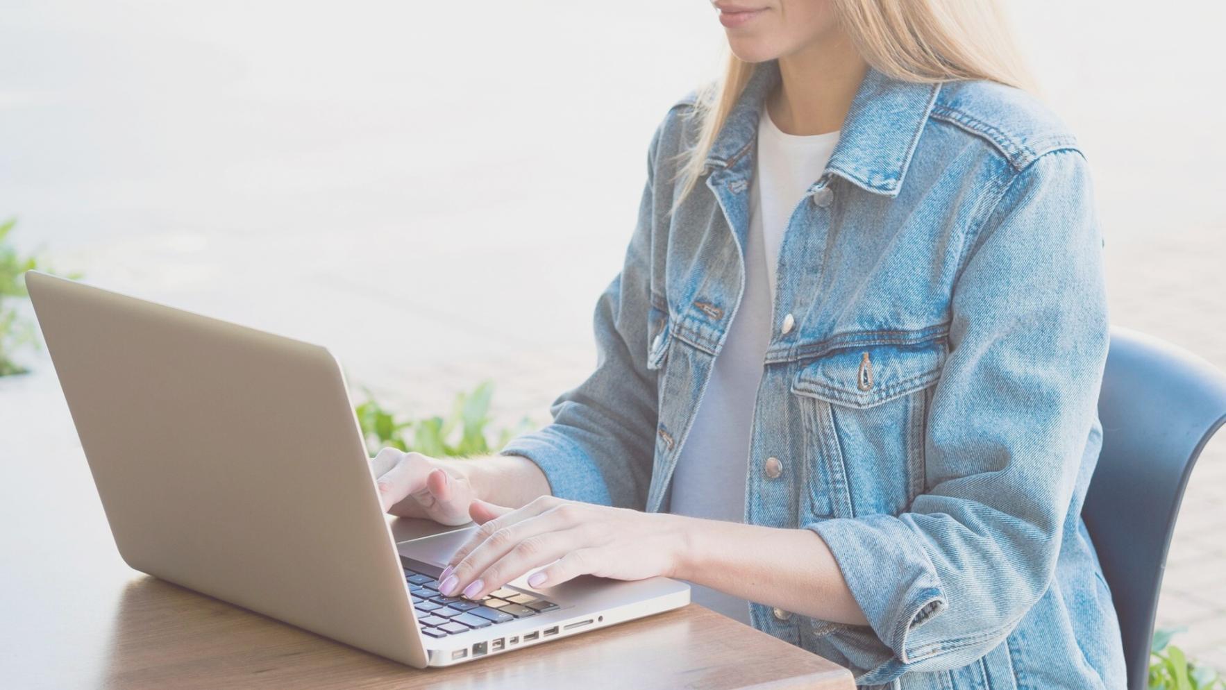 Sesión práctica de análisis financiero en nuestro laboratorio de proyectos